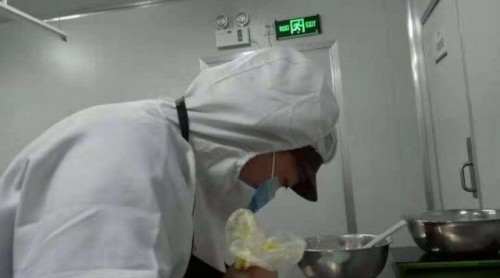 記者實地走訪“原料過期門”發(fā)源店 幸福西餅“爆料人”否認接受過采訪
