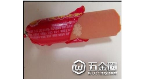 金鑼火腿腸保質(zhì)期內(nèi)發(fā)霉 便利蜂稱可賠償一根